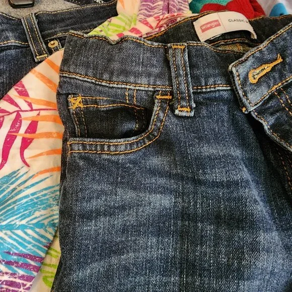 Boy's Wrangler Blue Jeans - Picture 11 of 13